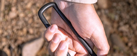 The silicone tube in the handle can withstand temperatures up to 200°C. The handle is covered with a 2mm extra thick tube. You don't have to worry about it shrinking even if you heat it with a lighter.