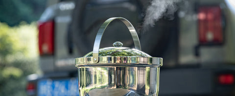 Precisely molded, the body and lid fit snugly.
Design features a gentle curve from bottom to the sides, creating convection to prevent boil-overs.