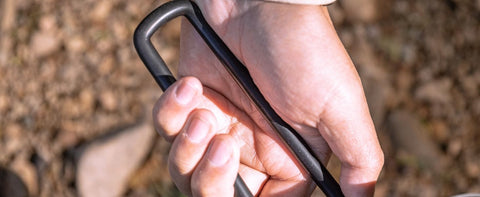 The silicone tube in the handle can withstand temperatures up to 200°C.
The handle is covered with a 2mm extra thick tube. You don't have to worry about it shrinking even if you heat it with a lighter.