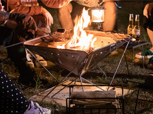 <b>SOLID & STURDY</b>
This large fire pit has sturdy construction with high quality stainless steel. An ash tray is included to protect the ground.