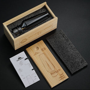 WOODEN STORAGE CASE
This camping gas lamp is convenient to carry with a wooden storage case.
Built-in urethane foam inside the case can protect gas lamp's glass gloves.