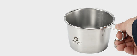 Comes with a handle so you can hang it anywhere
Perfect size for single-serving hot pot dishes or soup.