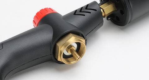 Gas Canister Interface
Features precision-cut threading and a built-in rubber O-ring to prevent leaks.
Compatible with 1 lb propane and MAPP gas tanks.