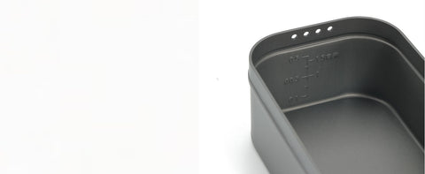 The body and lid are 1.5 mm thick.
Its extra-thickness allows heat to be transferred more efficiently, resulting in better results when cooking rice. The extra-thick design means you can use it over an open flame without worrying about distortion due to heat.
* No bonfires allowed (temperature control is essential!)