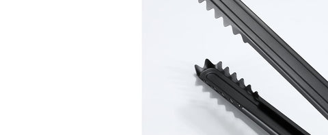 High corrosion resistance
V-shaped BBQ scissor, made of high quality stainless steel that is rust resistant and can last long.