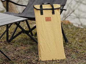 Sturdy canvas storage bag
The legs can be folded for compact storage.
The included storage case makes it easy to carry.