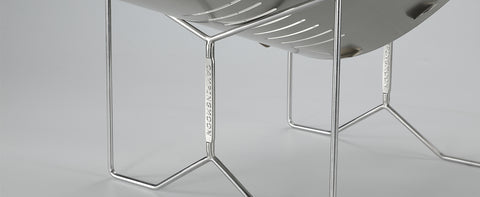 The brace structure minimizes distortion.
It prevents warping and reduces lateral movement under heavy weight and significant force.