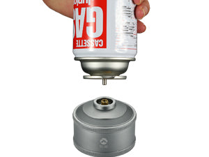 Easy filling
When filling from CB cans, insert the nozzle vertically at the tip straight into the valve of the filling tank and fill by pushing from above.