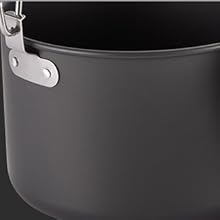 Made of lightweight aluminum with excellent heat transfer
Quickly and even conducts heat from a source of heat.This allows you to efficiently utilize bonfire and stovetop flames and cook food quickly.