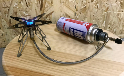 Convenient & Safe to use
・Light weight and easy to carry.
・Easy to connect a butane canister(nozzle bottle) to camping gas device (burner, stove, lantern, etc..) which can be used on a EN417 Lindal Valve canister.
・Useful for reducing overall cost of fuel. Allows you to use a butane canister with a standard screw thread camping/backpacking stove like the Gas one, Soto stove.