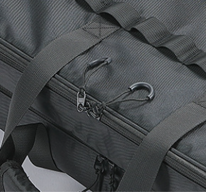 <b>Dual-Zipper Opening</b>
Heavy-duty nylon zipper pulls and smooth-gliding zippers provide quick, effortless access to your gear.