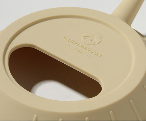 Convenient semicircular opening on top.
Easily add water or tea leaves without removing the lid for simple operation.