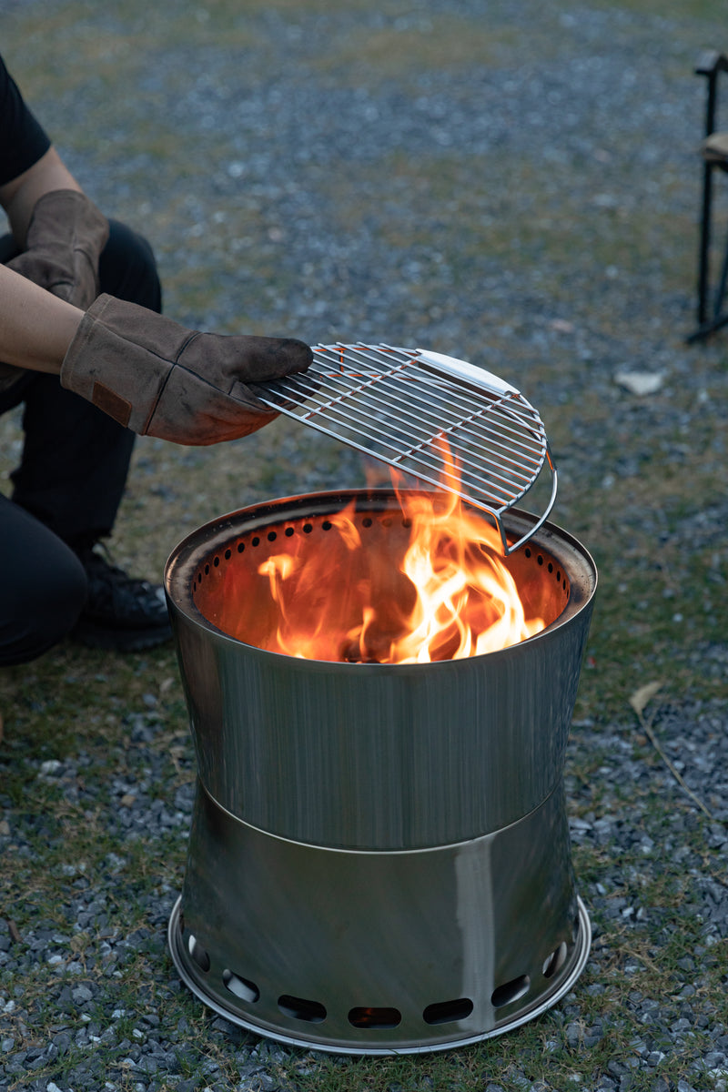 Outdoor wood stove for cooking