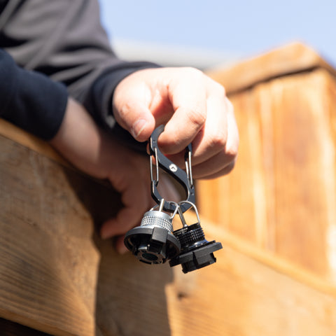 <b>Foldable Hanging Loop</b><br>
Carry it on your backpack, belt, or keychain so it's always ready when you need a refill.