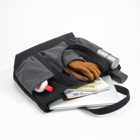 Large capacity main compartment for daily essentials
