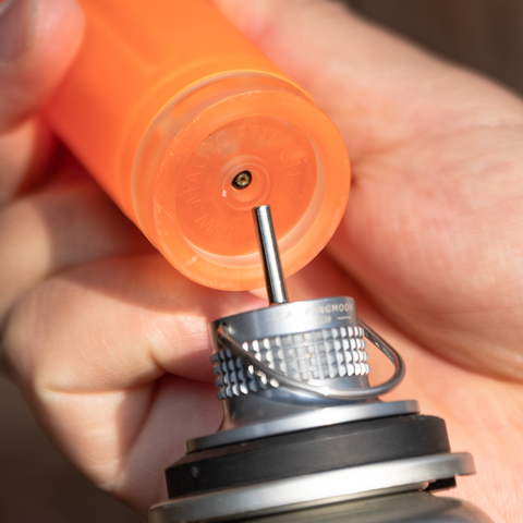 <b>Leak-Resistant Spring Valve</b><br>
Engineered to minimize butane leakage during refilling for cleaner, safer operation.